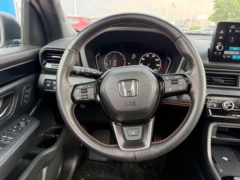 Used 2025 Honda Pilot TrailSport image 14