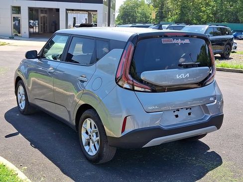 Certified 2025 Kia Soul LX w/ LX Technology Package FWD image 4