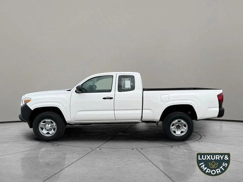 Used 2022 Toyota Tacoma SR image 8