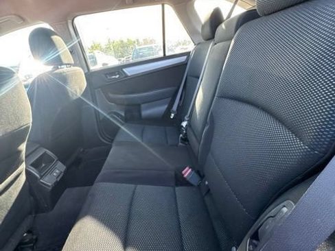 Used 2019 Subaru Outback 2.5i Premium AWD/4WD image 16