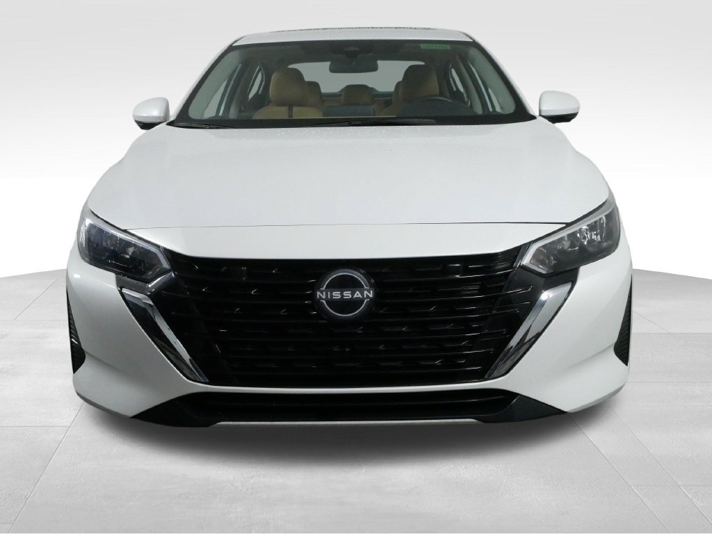 Used 2025 Nissan Sentra SV w/ SV Premium Package FWD image 3