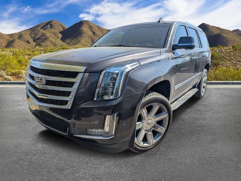 Used 2017 Cadillac Escalade Luxury image 11
