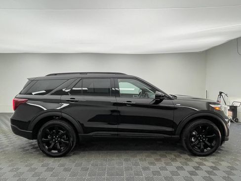 Used 2024 Ford Explorer ST-Line w/ Class IV Trailer Tow Package AWD/4WD image 8