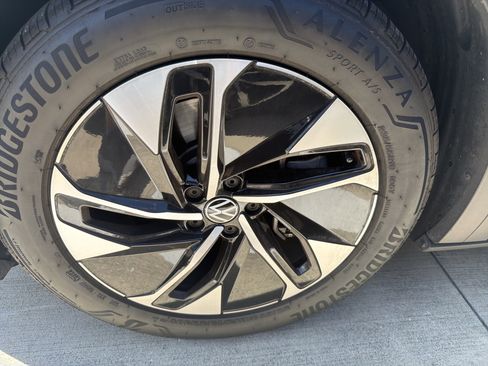 Used 2021 Volkswagen ID.4 Pro S RWD image 4