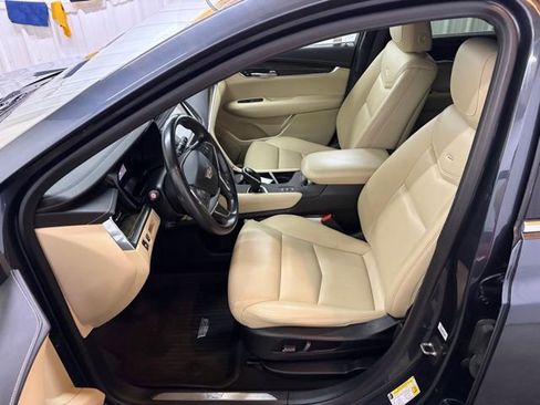 Used 2019 Cadillac XT5 AWD image 34