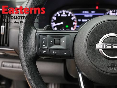 Used 2024 Nissan Pathfinder S AWD/4WD image 15