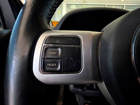 Used 2017 Jeep Compass Latitude AWD/4WD image 17