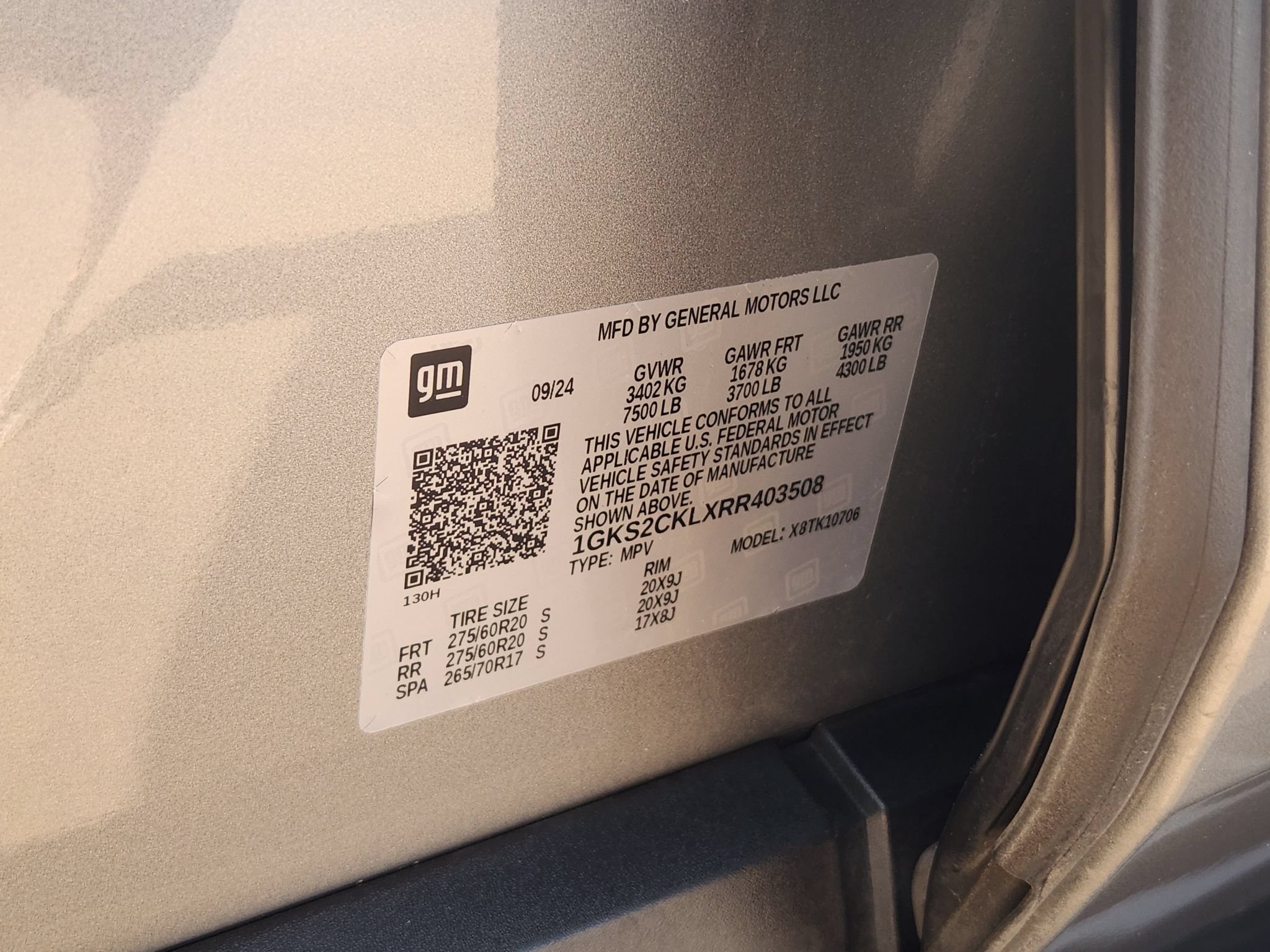 Used 2024 GMC Yukon AT4 w/ Technology Package AWD/4WD image 34