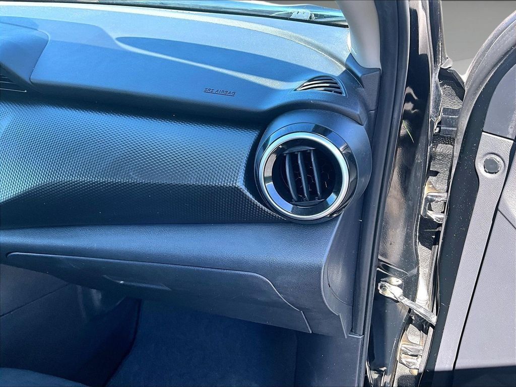 Used 2021 Nissan Kicks SV FWD image 13
