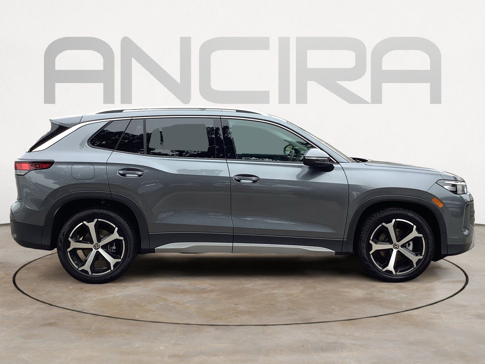 New 2026 Volkswagen Tiguan SE FWD image 9