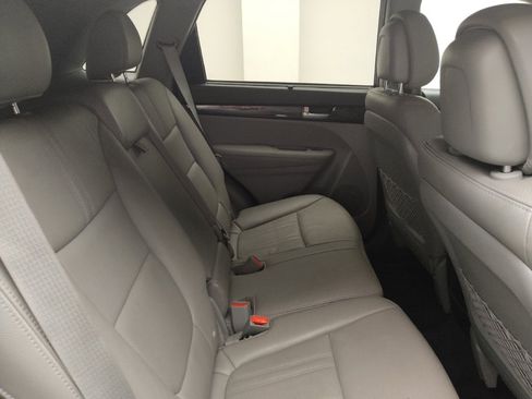 Used 2014 Kia Sorento LX w/ Premium Package image 19