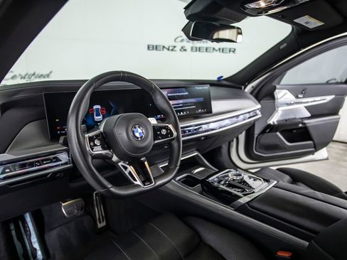 Used 2023 BMW 760i xDrive w/ Executive Package AWD/4WD image 20