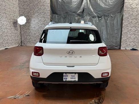 New 2026 Hyundai Venue SEL FWD image 5