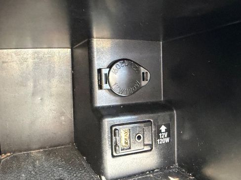 Used 2014 Toyota Camry XLE image 19