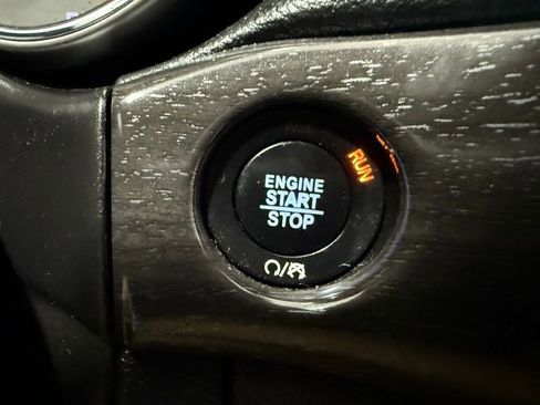 Used 2018 Jeep Grand Cherokee Altitude image 41