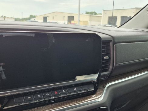 Used 2024 GMC Sierra 1500 Elevation AWD/4WD image 9
