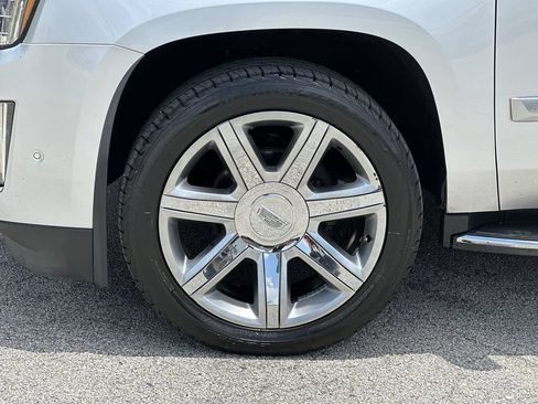Used 2020 Cadillac Escalade Luxury RWD image 33