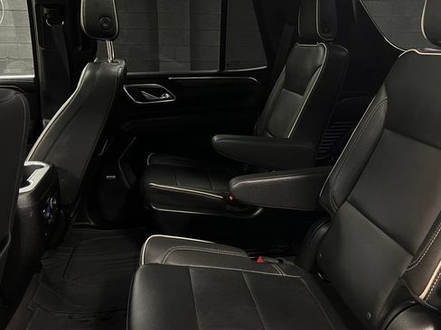Used 2023 Chevrolet Tahoe Premier w/ Premium Package AWD/4WD image 19
