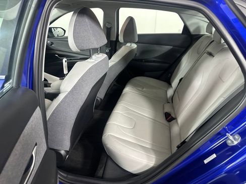 Used 2023 Hyundai Elantra Limited image 26