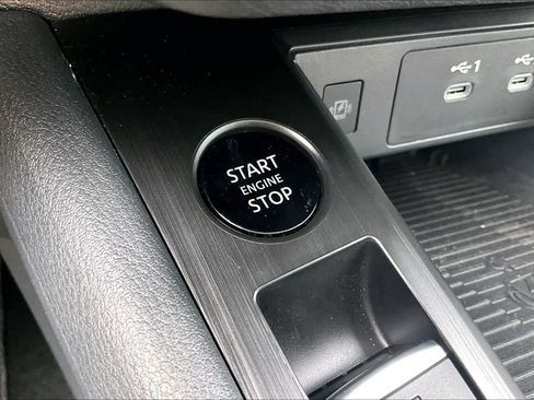 Used 2025 Nissan Kicks SV FWD image 31