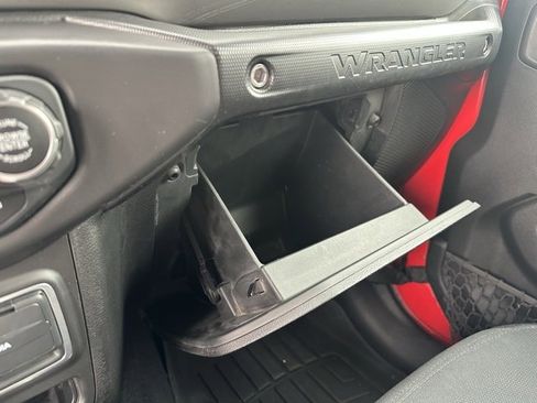 Used 2018 Jeep Wrangler Unlimited Sport S image 16