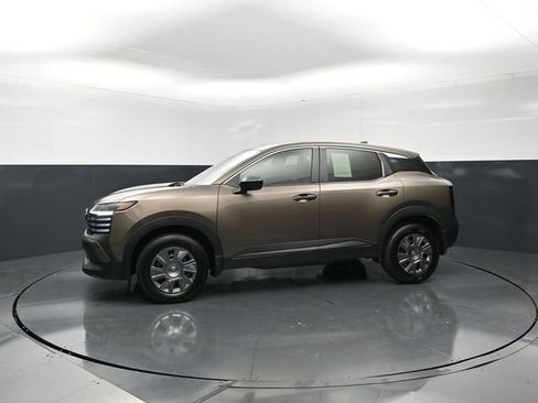Used 2025 Nissan Kicks S w/ Interior Electronics Package FWD image 3