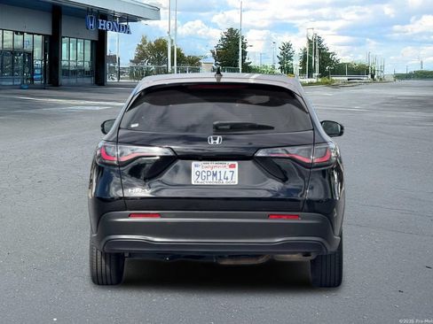 Certified 2023 Honda HR-V LX image 8