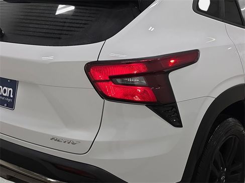 Used 2025 Chevrolet Trax ACTIV w/ Driver Confidence Package image 33