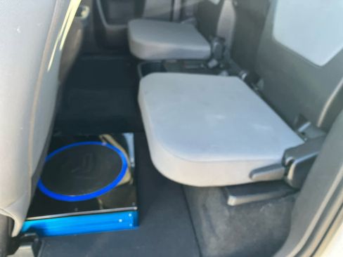 Used 2019 Toyota Tacoma SR image 32