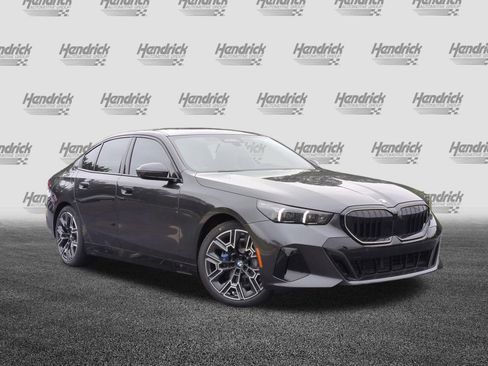 New 2027 BMW 530i RWD image 2