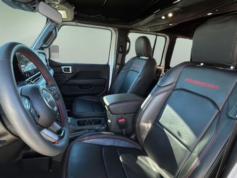 Used 2024 Jeep Wrangler Unlimited Rubicon w/ XTREMEE 35" Tire Package image 17