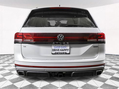 Used 2026 Volkswagen Atlas Peak Edition AWD/4WD image 14