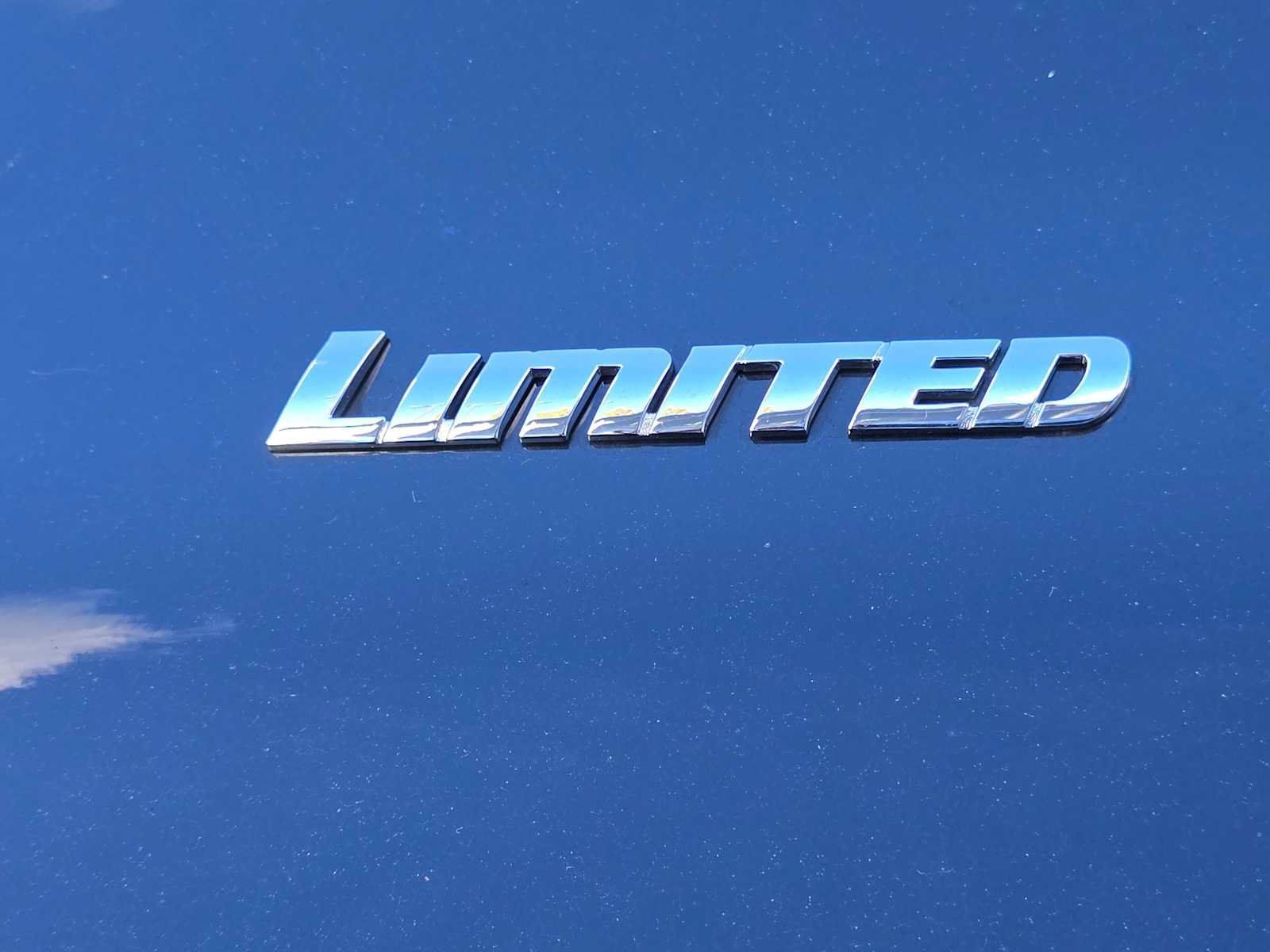 Certified 2022 Toyota 4Runner Limited AWD/4WD image 5