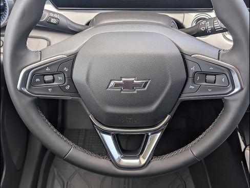 New 2026 Chevrolet Trax LT w/ Midnight Edition FWD image 19