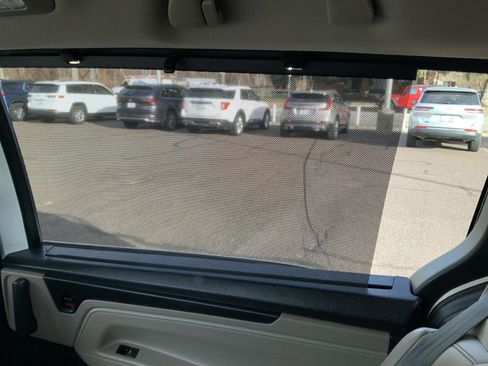 Used 2024 Honda Odyssey EX-L image 31