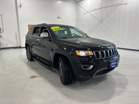 Used 2018 Jeep Grand Cherokee Limited AWD/4WD image 3