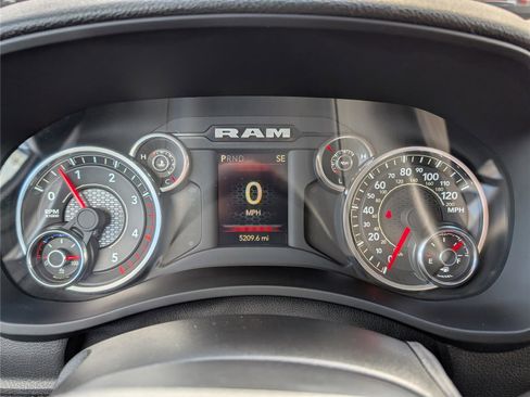 Used 2024 RAM 2500 Tradesman w/ Chrome Appearance Group image 29