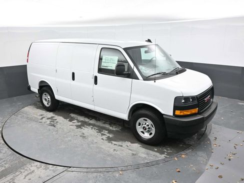 New 2025 GMC Savana 2500 w/ Driver Convenience Package RWD image 28