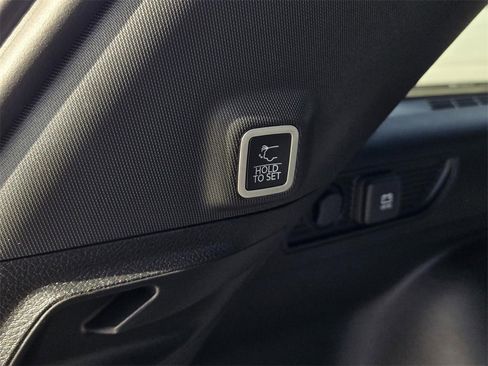 New 2025 Jeep Grand Cherokee Altitude image 9