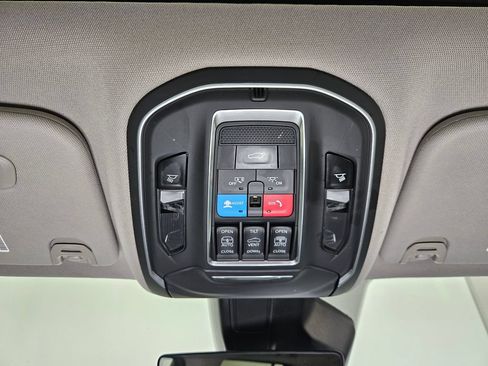 Used 2022 Jeep Wagoneer Series III w/ Premium Group I AWD/4WD image 17