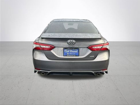 Used 2018 Toyota Camry XSE image 8
