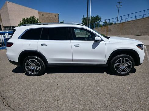 Used 2025 Mercedes-Benz GLS 450 4MATIC image 6