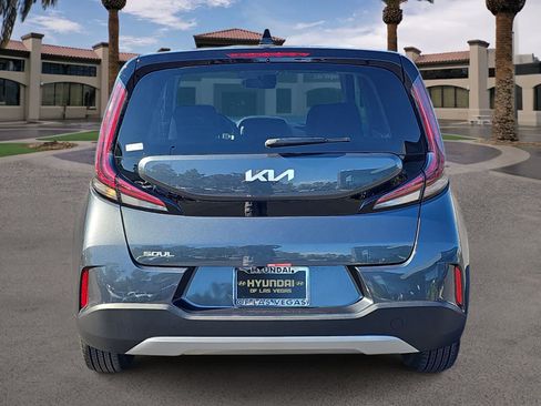 Used 2025 Kia Soul LX w/ LX Technology Package FWD image 7