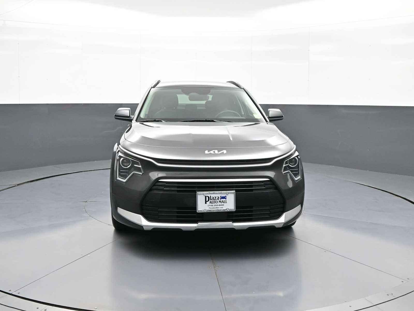 Certified 2025 Kia Niro EX w/ EX Cold Weather Package FWD image 2