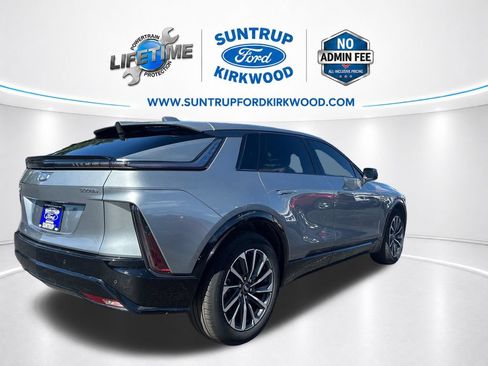 Used 2024 Cadillac Lyriq Sport w/ LPO, Floor Liner Package AWD/4WD image 6