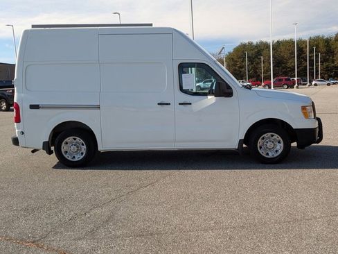 Used 2018 Nissan NV 2500 SV image 3