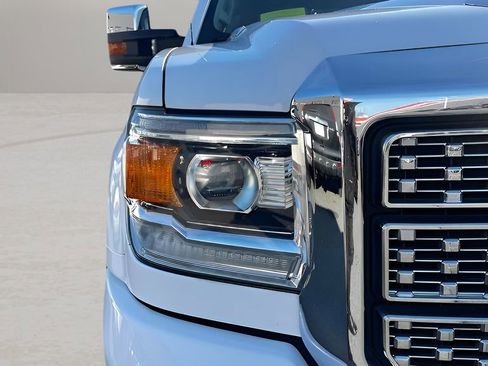 Used 2019 GMC Sierra 2500 Denali w/ Duramax Plus Package image 33