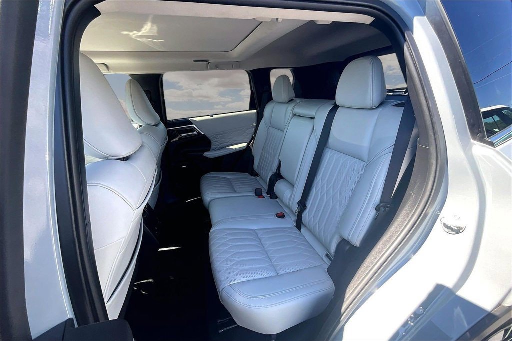 Used 2025 Mitsubishi Outlander SEL FWD image 22