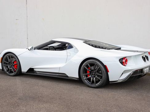 Used 2017 Ford GT RWD image 15