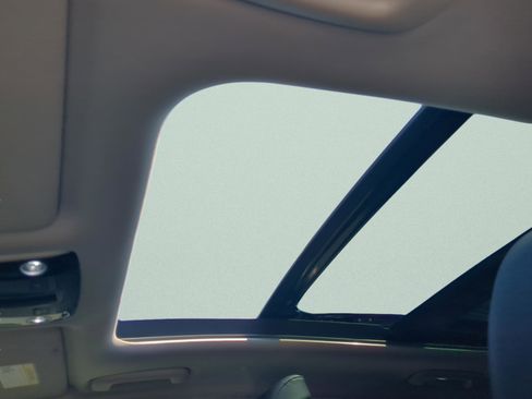 Certified 2025 Kia Sportage SX image 18